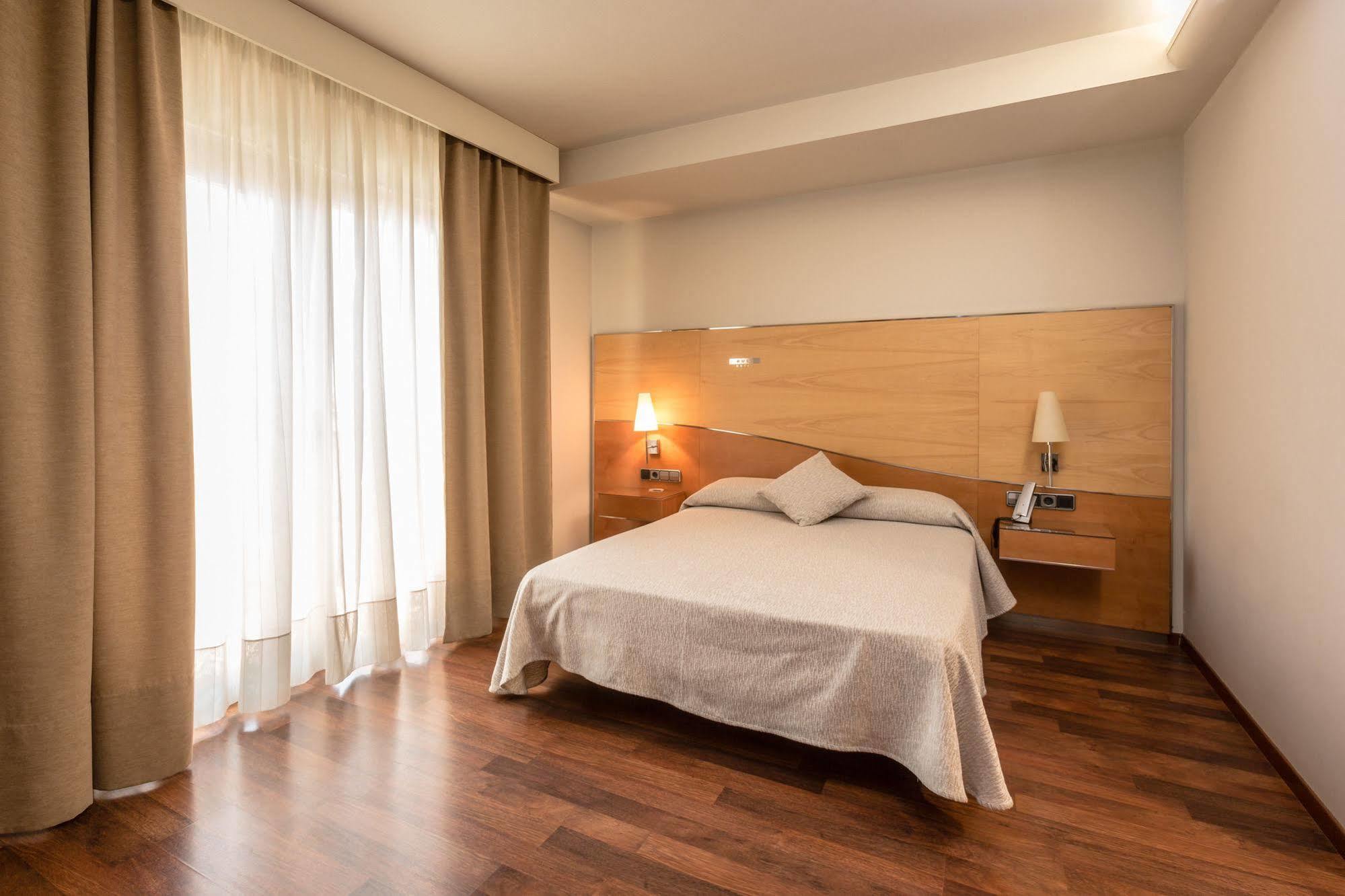 Hotel Rull Deltebre Ngoại thất bức ảnh